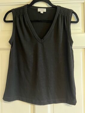 Evereve Sleeveless V-Neck Tank